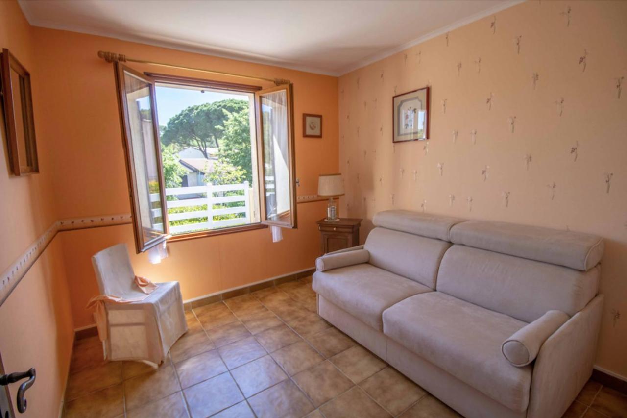 Large Spacious House In Fréjus Eksteriør billede