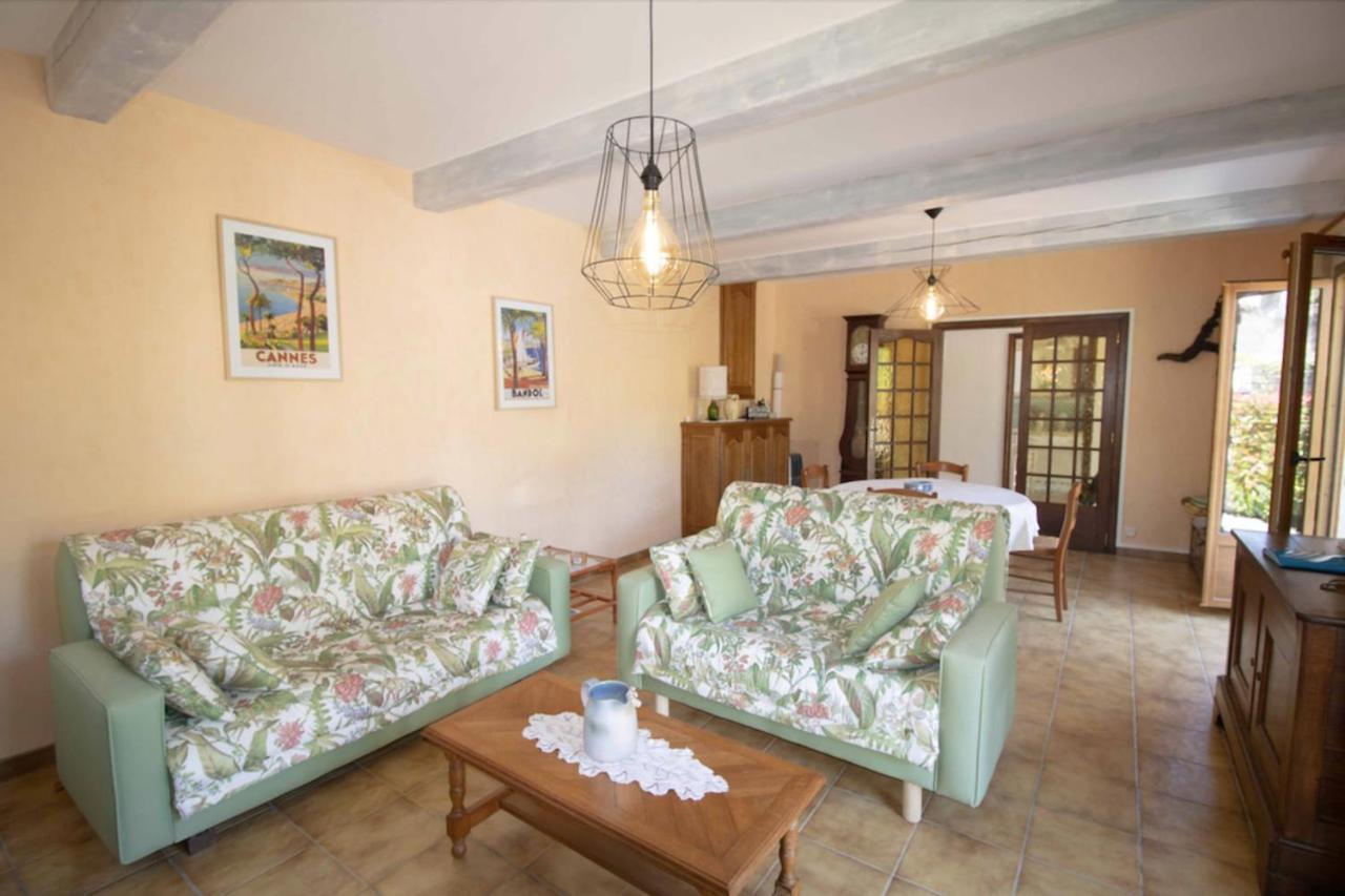 Large Spacious House In Fréjus Eksteriør billede
