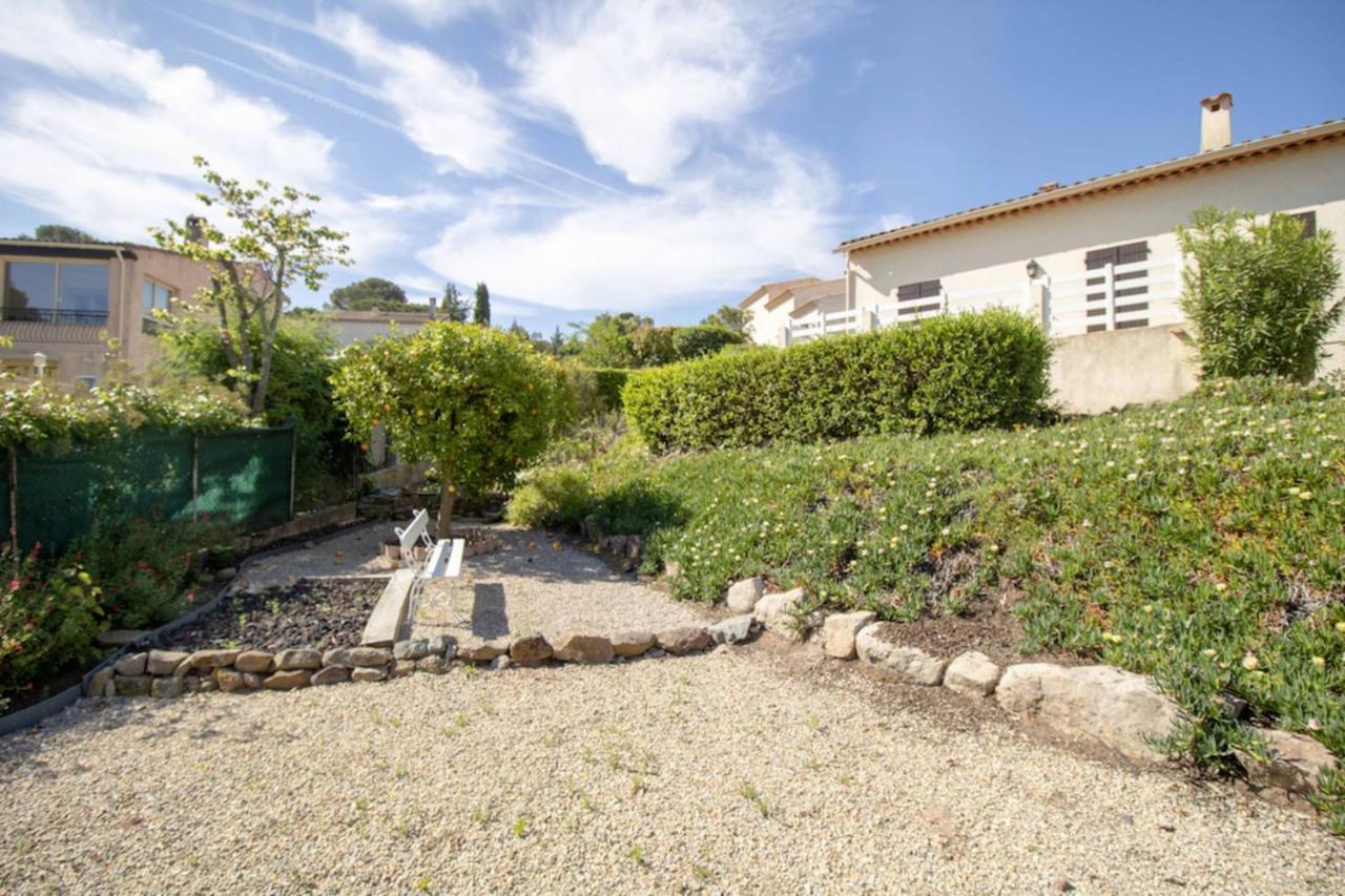 Large Spacious House In Fréjus Eksteriør billede